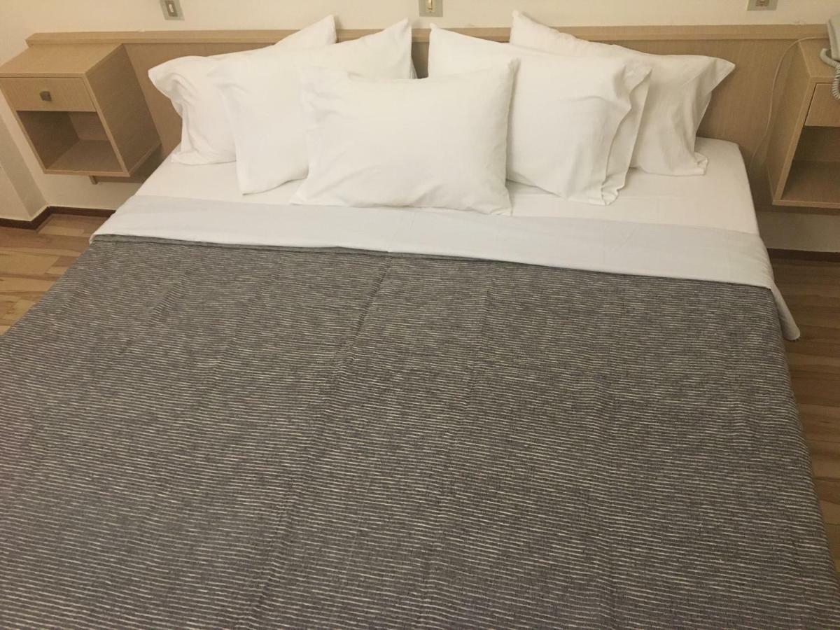 Galaxy Hotel Karystos  Buitenkant foto